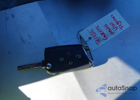 2020 Volkswagen Tiguan 2.0T Se/2.0T Se R-Line Black/2.0T Sel z USA, uszkodzony, nr VIN 3VV3B7AX4LM018256